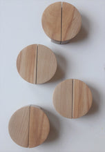 Charger l'image dans la galerie, Bouton Demi Lune en hêtre massif (massive beech) diamètre de 60 à 120mm / 2,36" à 4,72"