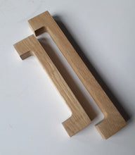 Charger l'image dans la galerie, Poignée droite en chêne massif (massive oak) longueur 150mm à 300mm / 5,9" to 11,8"