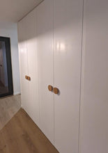 Charger l'image dans la galerie, Bouton rond ou Patère dessous courbe en chêne massif (massive oak) diamètre 60, 80mm ou 100mm/2.36",3,15"ou 3,93"