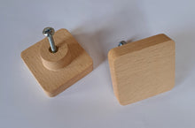 Charger l'image dans la galerie, Bouton carré Poignée de meuble en hêtre massif (massive beech) 50mm / 1,97"
