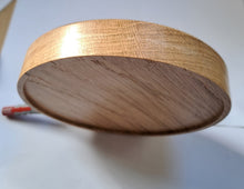Charger l'image dans la galerie, Etagère murale circulaire en chêne massif (massive oak) diamètre 160mm (6,3")