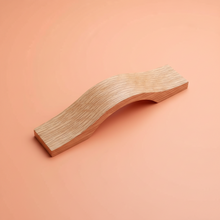 Charger l'image dans la galerie, Poignée plate en chêne massif (massive oak) longueur 150mm / 5,90"
