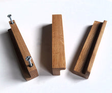 Charger l'image dans la galerie, Poignée en L en chêne massif (massive oak) longueur 150mm à 300mm / 5,9" to 11,8"