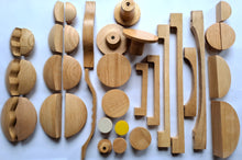 Charger l'image dans la galerie, Poignée en L en chêne massif (massive oak) longueur 150mm à 300mm / 5,9" to 11,8"