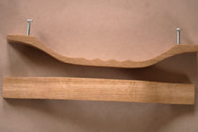Charger l'image dans la galerie, Poignée plate en chêne massif (massive oak) longueur 250mm / 9,84"