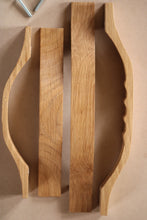 Charger l'image dans la galerie, Poignée plate en chêne massif (massive oak) longueur 250mm / 9,84"