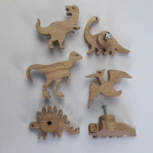 Charger l'image dans la galerie, Bouton de meuble Thème "Les Dinosaures"en chêne massif