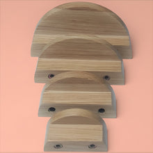 Charger l'image dans la galerie, Bouton Demi Lune en chêne massif (massive oak) diamètre de 60 à 150mm / 2,36" à 5,9"