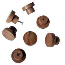 Charger l'image dans la galerie, Bouton rond Poignée de meuble en noyer massif (massive walnut) diamètre 40mm / 1,57"
