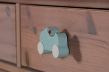 Charger l'image dans la galerie, Bouton de meuble Voiture de course peint avec relief Touch3D