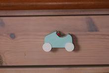 Charger l'image dans la galerie, Bouton de meuble Voiture de course peint avec relief Touch3D