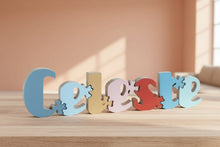 Charger l'image dans la galerie, Prenom personnalisable en bois de tilleul facon puzzle