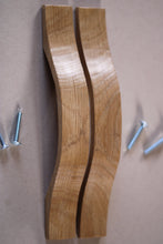 Charger l'image dans la galerie, Poignée plate en chêne massif (massive oak) longueur 200mm / 7,87"
