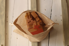 Charger l'image dans la galerie, Prenom personnalisable en bois de tilleul facon puzzle