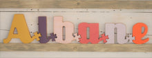 Charger l'image dans la galerie, Prenom personnalisable en bois de tilleul facon puzzle