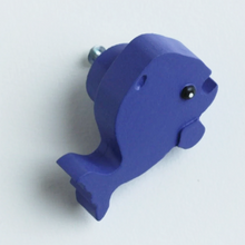 Charger l'image dans la galerie, Bouton de meuble Baleine peint avec relief Touch3D