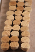 Charger l'image dans la galerie, Bouton rond Poignée de meuble en chêne massif (massive oak) diamètre 40mm / 1,57"