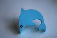 Charger l'image dans la galerie, Bouton de meuble Dauphin peint avec relief Touch3D
