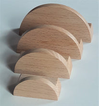 Charger l'image dans la galerie, Bouton Demi Lune en hêtre massif (massive beech) diamètre de 60 à 120mm / 2,36" à 4,72"