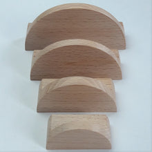 Charger l'image dans la galerie, Bouton Demi Lune en hêtre massif (massive beech) diamètre de 60 à 120mm / 2,36" à 4,72"