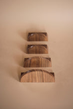 Charger l'image dans la galerie, Bouton Demi Lune en noyer massif (massive walnut) diamètre de 80 à 120mm / 3,15" à 4,72"