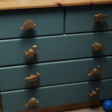 Charger l'image dans la galerie, Bouton de meuble Thème "Les Dinosaures"en chêne massif