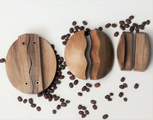 Charger l'image dans la galerie, Bouton Poignée Grain de café en noyer massif (massive walnut) diamètre de 80 à 120mm / 3,15" à 4,72"