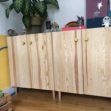 Charger l'image dans la galerie, Bouton rond peint en chêne massif (massive oak) diamètre 30mm / 1,18" ou 40mm / 1,57"