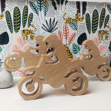 Charger l'image dans la galerie, Bouton de meuble ou Patère Thème "Mes passions"en chêne massif