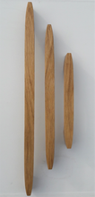 Charger l'image dans la galerie, Poignée effilée en chêne massif (massive oak) longueur 200mm à 400mm / 7,87" to 15,75"