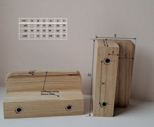 Charger l&#39;image dans la galerie, Bouton Demi Carré  en chêne massif (massive oak) de 60 à 100mm de côté / 2,36&quot; à 3,93&quot;
