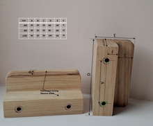 Charger l&#39;image dans la galerie, Bouton Demi Carré  en chêne massif (massive oak) de 60 à 100mm de côté / 2,36&quot; à 3,93&quot;
