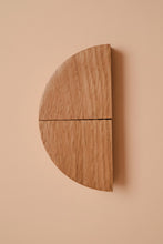Charger l'image dans la galerie, Bouton Quart de Lune  en chêne massif (massive oak) Côté  de 60 à 75mm
