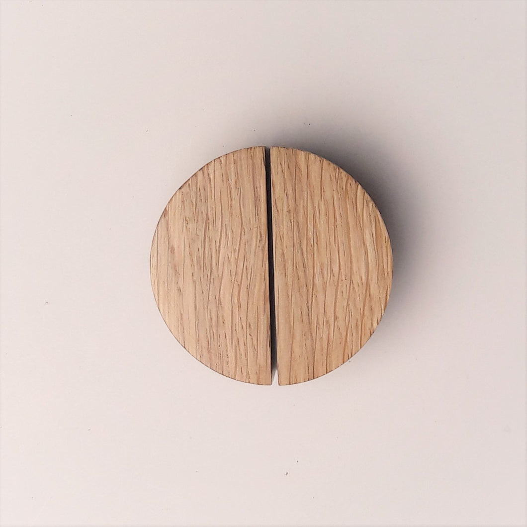 Bouton Demi Lune  en chêne massif (massive oak) diamètre de 60 à 150mm / 2,36